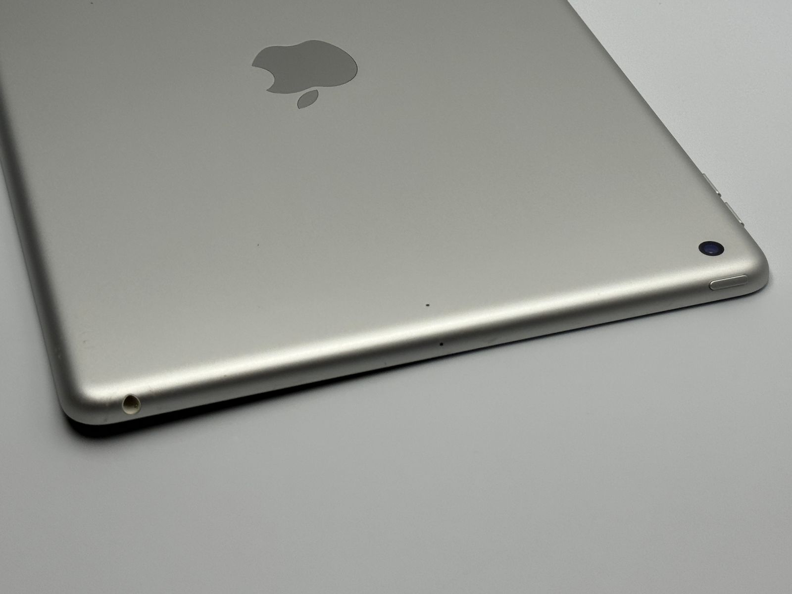 中古B】iPad 第9世代 64GB シルバー Wi-Fi バッテリー【88%】 - メルカリ