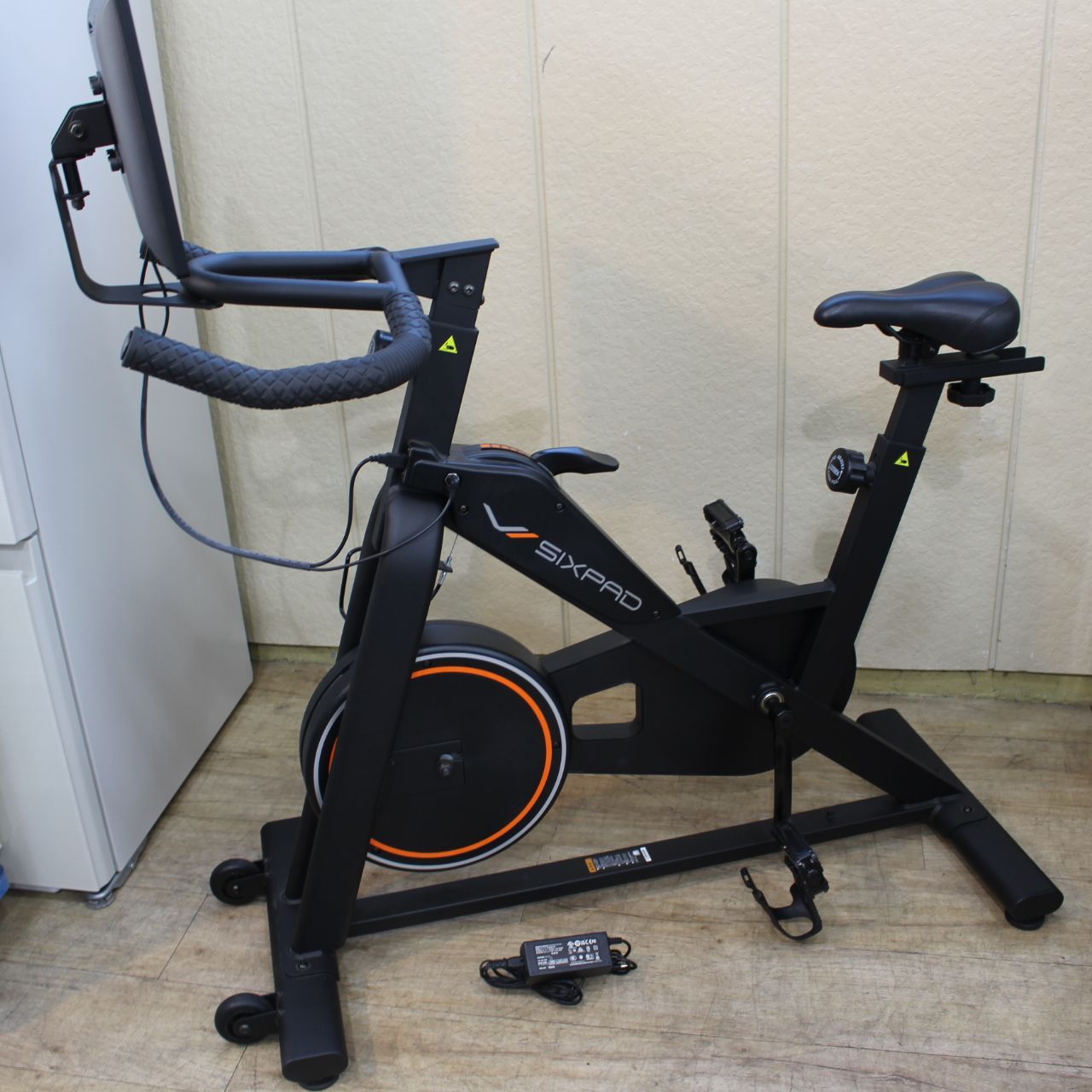 IS038)【美品/川崎から出品】SIXPAD The Bike エアロバイク フィットネスバイク IS038)【美品/川崎から出品】SIXPAD The Bike エアロバイク
