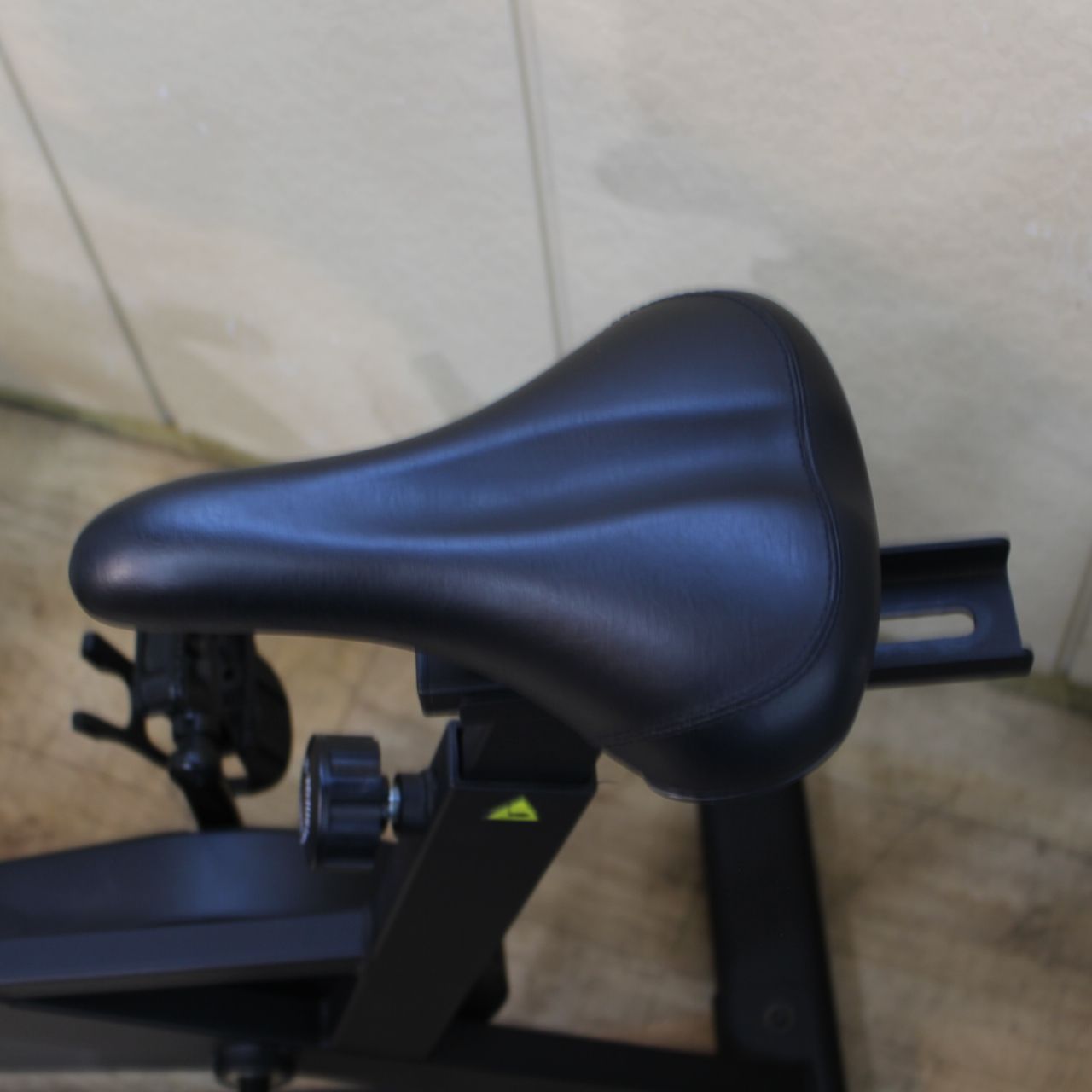 IS038)【美品/川崎から出品】SIXPAD The Bike エアロバイク
