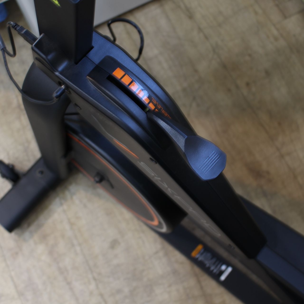 IS038)【美品/川崎から出品】SIXPAD The Bike エアロバイク フィットネスバイク IS038)【美品/川崎から出品】SIXPAD The Bike エアロバイク