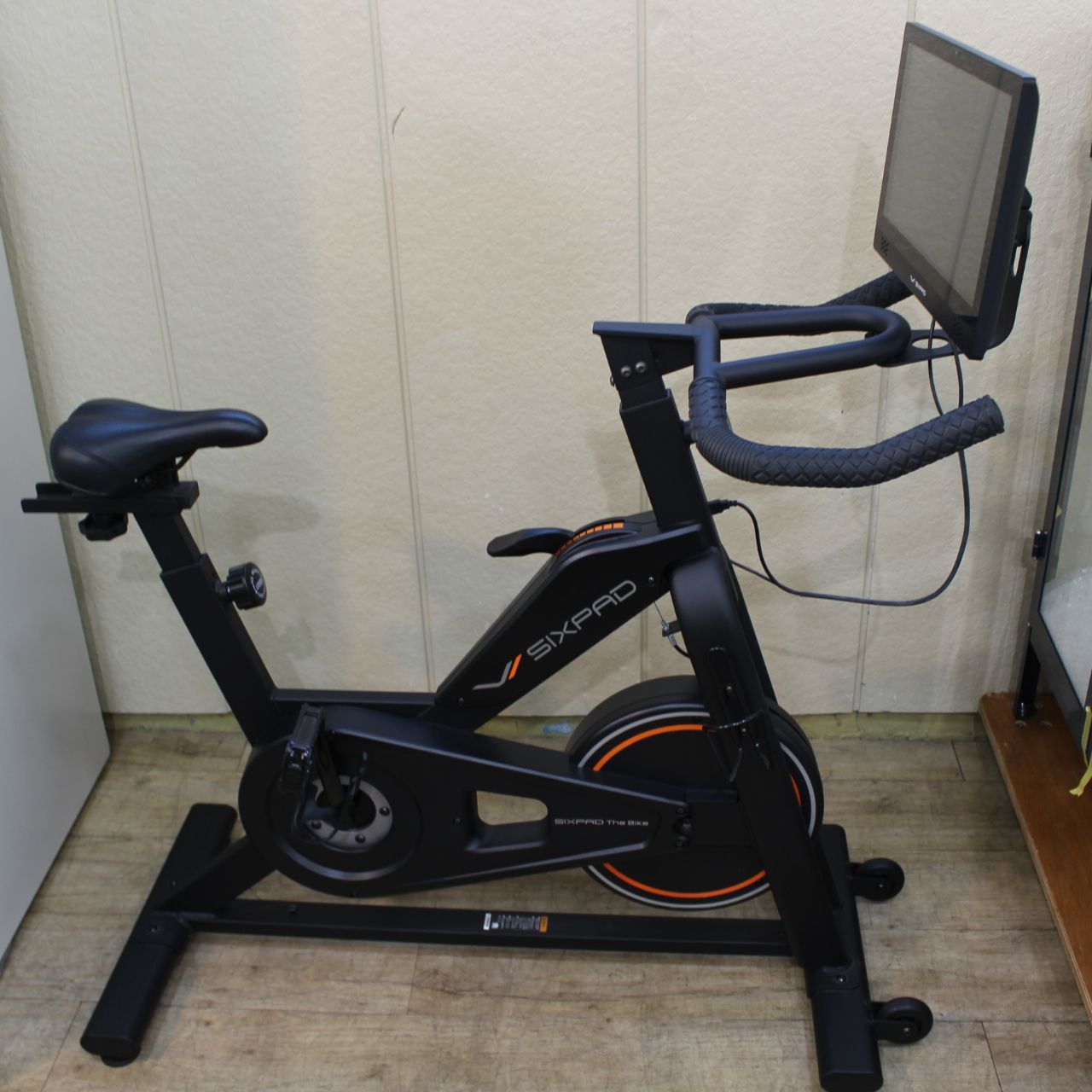 IS038)【美品/川崎から出品】SIXPAD The Bike エアロバイク フィットネスバイク IS038)【美品/川崎から出品】SIXPAD The Bike エアロバイク