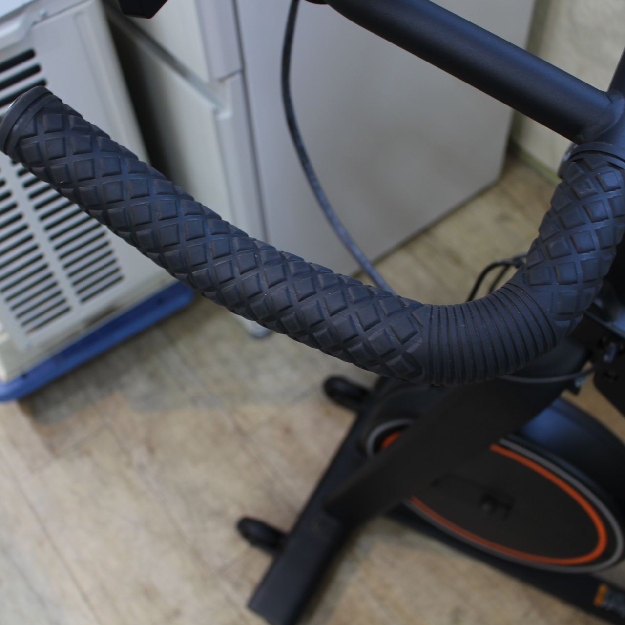 IS038)【美品/川崎から出品】SIXPAD The Bike エアロバイク フィットネスバイク IS038)【美品/川崎から出品】SIXPAD The Bike エアロバイク