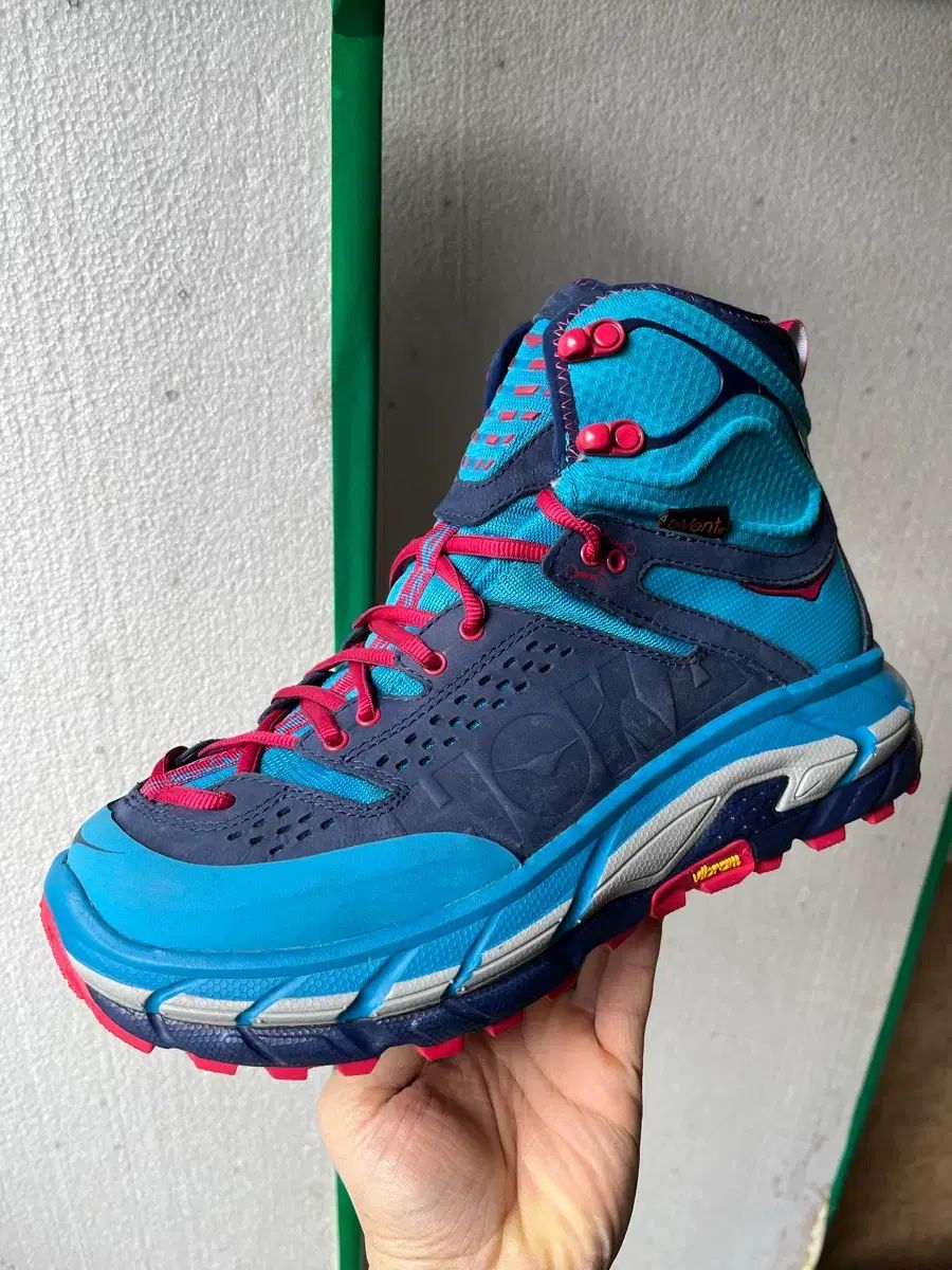 ホカ HOKA トー ウルトラ ハイ 255