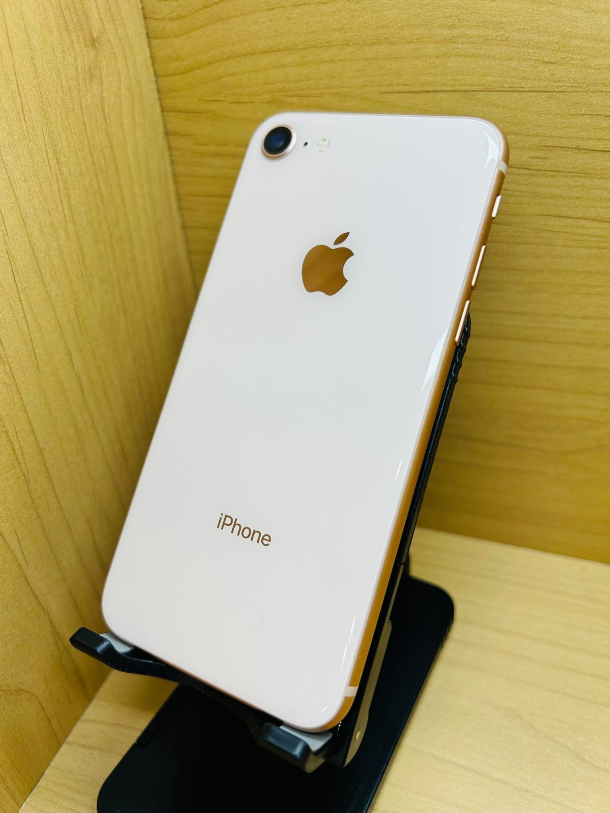 AppleiPhone8Plus ホワイト64GB SIMロックあり SIMロック解除済