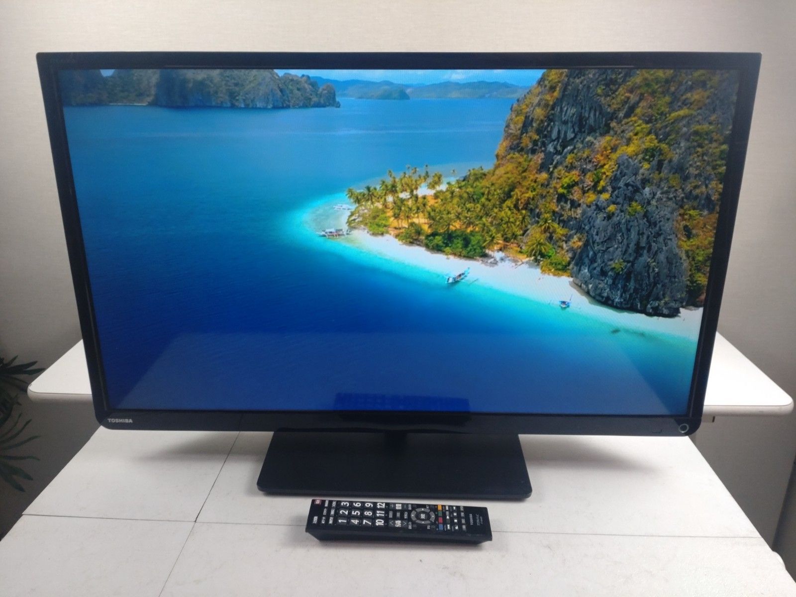 12809-01☆TOSHIBA 東芝 REGZA レグザ 液晶カラーテレビ 1366x768 32V