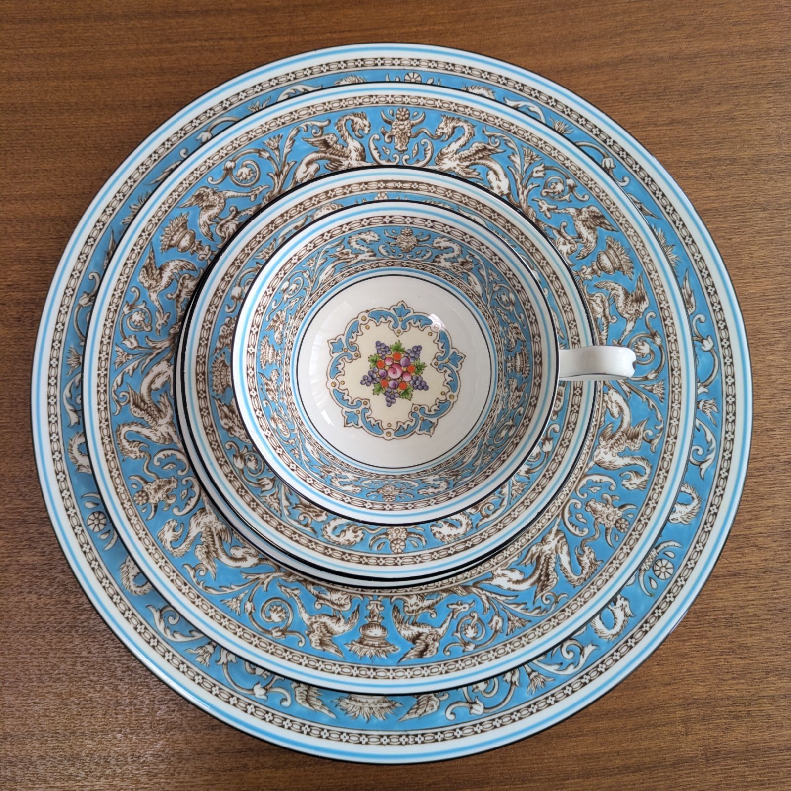 英国ヴィンテージ ウェッジウッド フロレンティーン ターコイズ 5点セット ティーカップ ソーサー ディナー デザートプレート