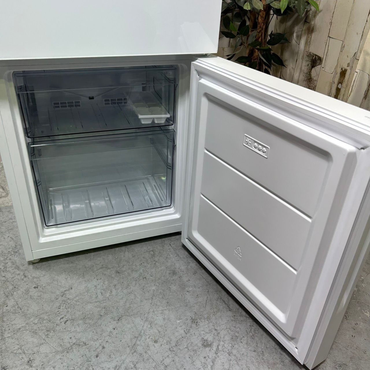 2023年製】 美品 TWINBIRD ツインバード HR-G912 ノンフロン冷凍冷蔵庫