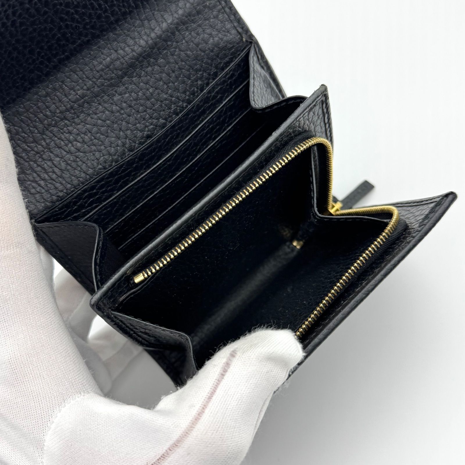 美品　GUCCI　二つ折り財布　GGマーモント　シボ革　レザー　金具　ブラック GUCCI グッチ 折財布 GG マーモント ブラック 黒 598587 ゴールド 金具