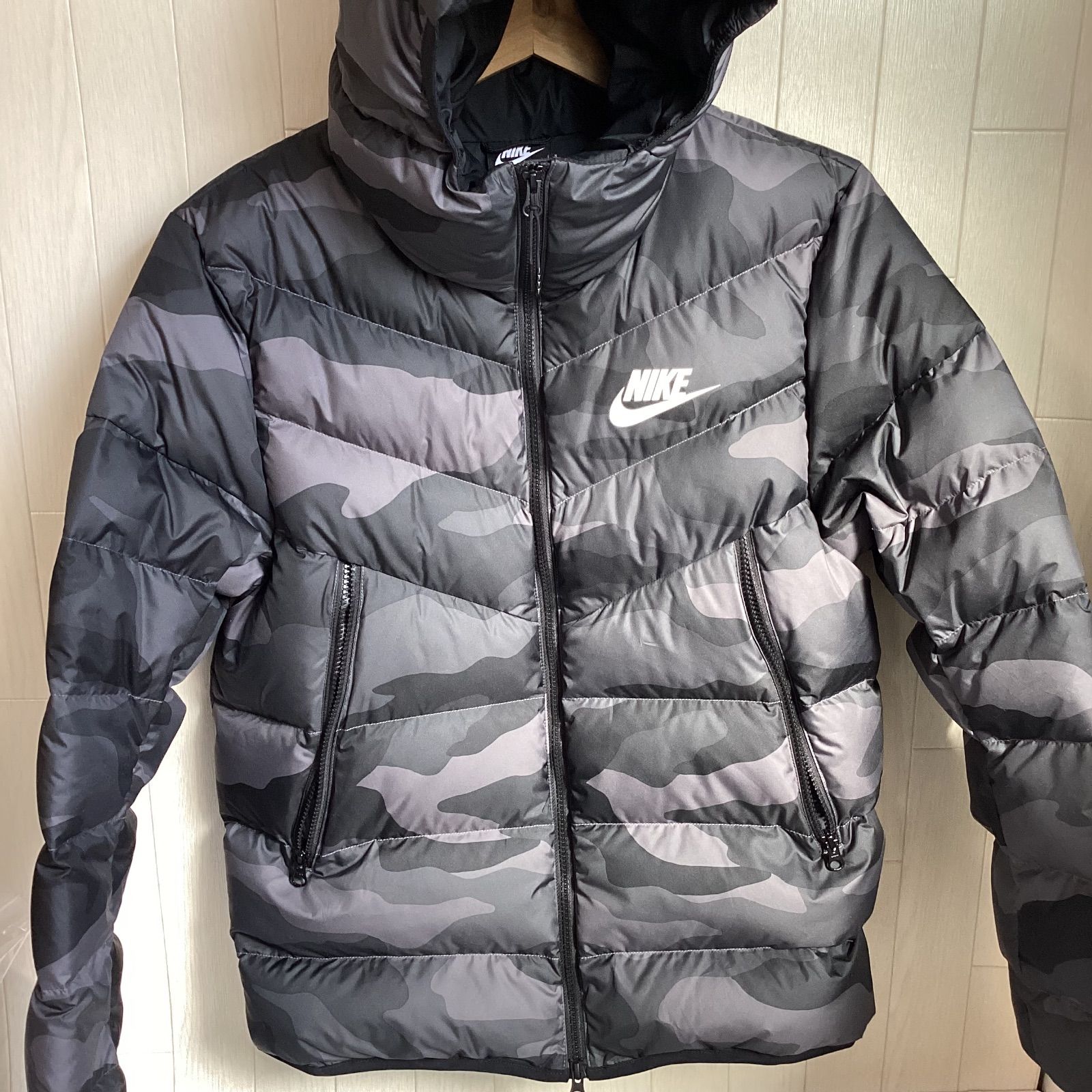 ナイキ NIKE カモフラ フェザー入りダウンジャケット ダブルジップ (M 