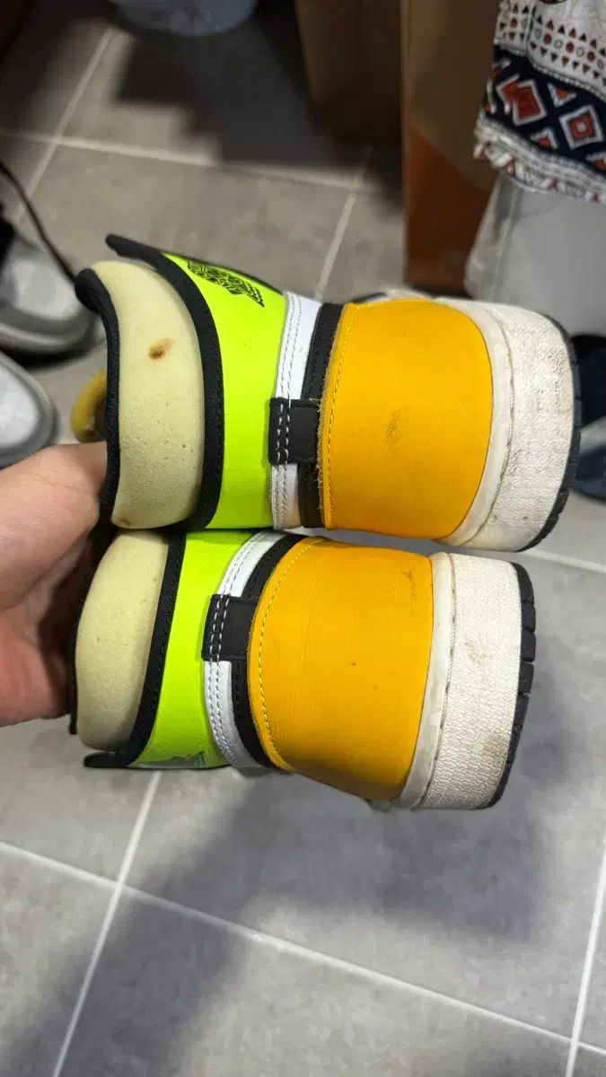 ナイキ エア ジョーダン 1 レトロ ハイ OG ボルト GOLD 265 NIKE