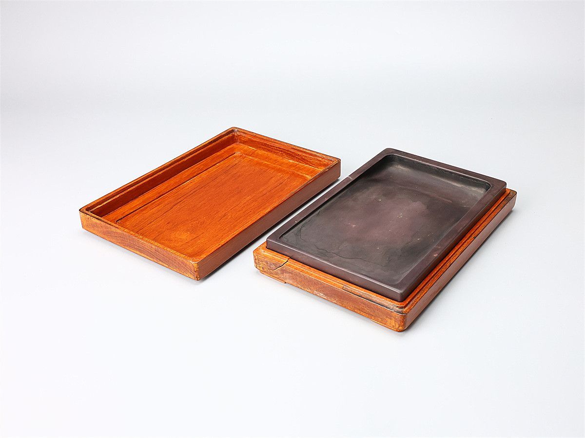 唐木箱入り端渓硯 硯 端渓硯(紅絲石) 中国 唐木箱付き