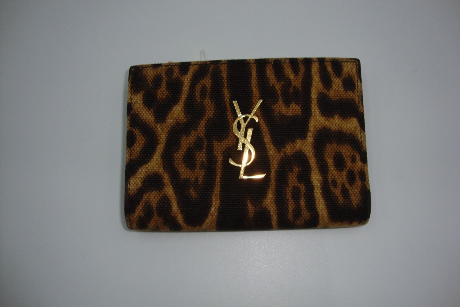 Yves Saint Laurent ハラコ レオパード 2つ折り財布 Yves Saint Laurent ハラコ レオパード 2つ折り財布 希少！美品