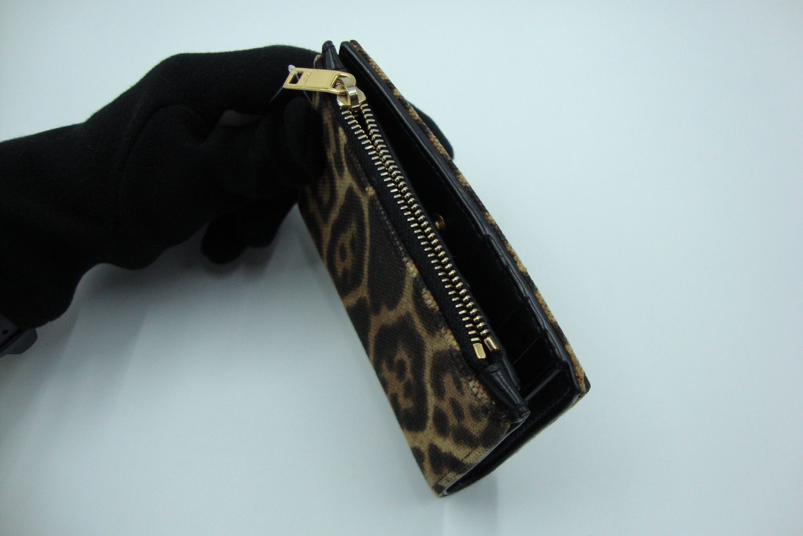 YSL イヴ・サンローラン 二つ折り財布 Saint Laurent レオパード