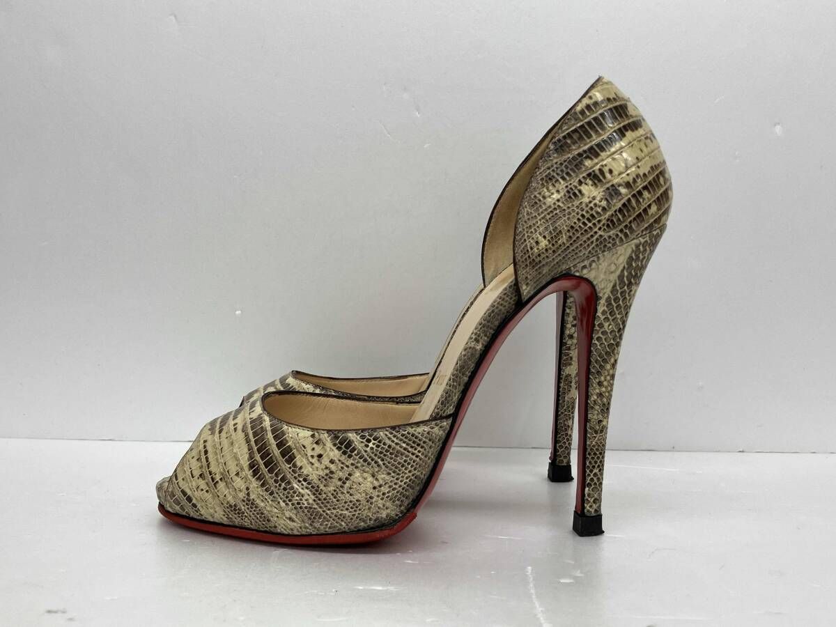 Christian Louboutin クリスチャンルブタン オープントゥパンプス