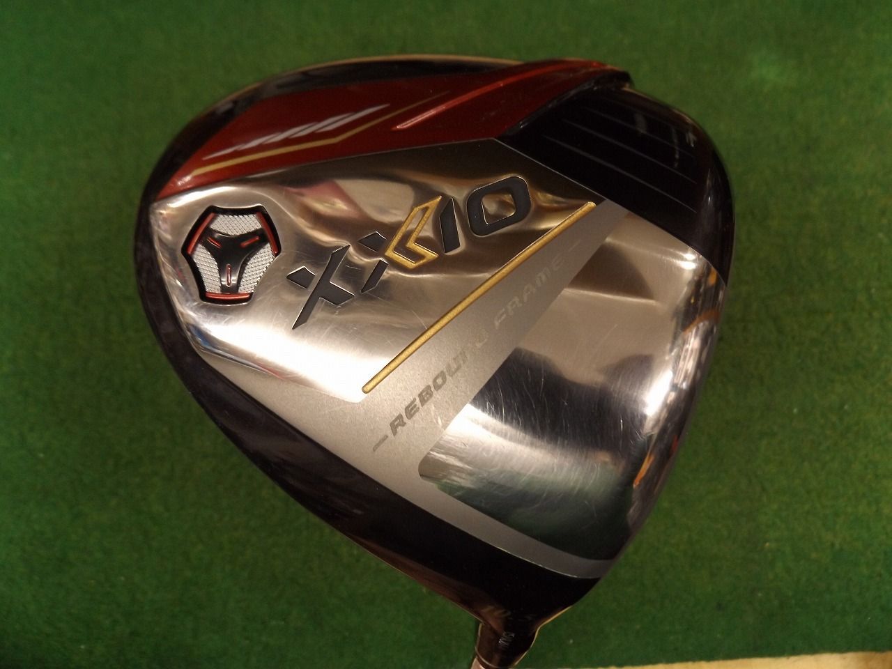 1290 XXIO (2024) レッド 10.5° 純正カーボン R カバー無 ダンロップ