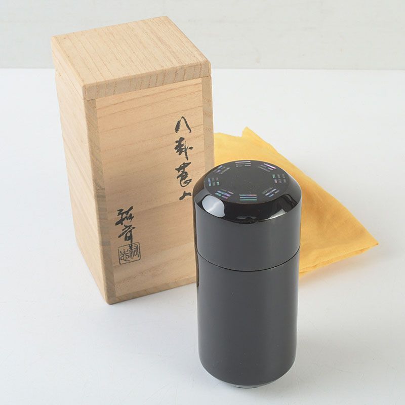 茶道具　山中塗　清水祐斎作　螺鈿装飾　八卦莨入　煙草入　共箱　V　5795 茶道具 山中塗 清水祐斎作 螺鈿装飾 八卦莨入 煙草入 共箱 V S602