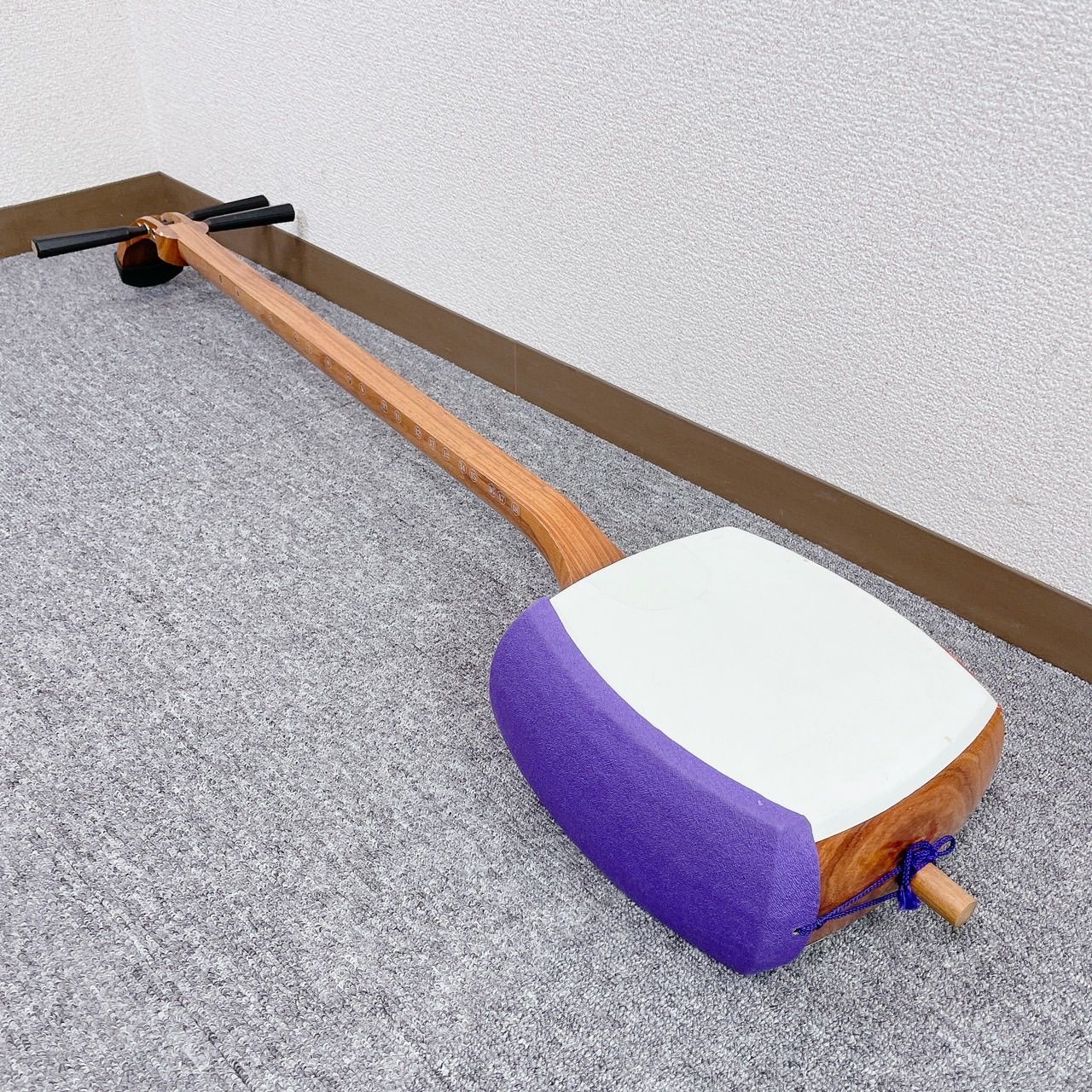 三味線 紫檀 丸打胴 細棹 一本溝 合成皮 三味線 紫檀 丸打胴 細棹 一本溝 合成皮 三味線 紫檀 丸打胴 細棹 一本