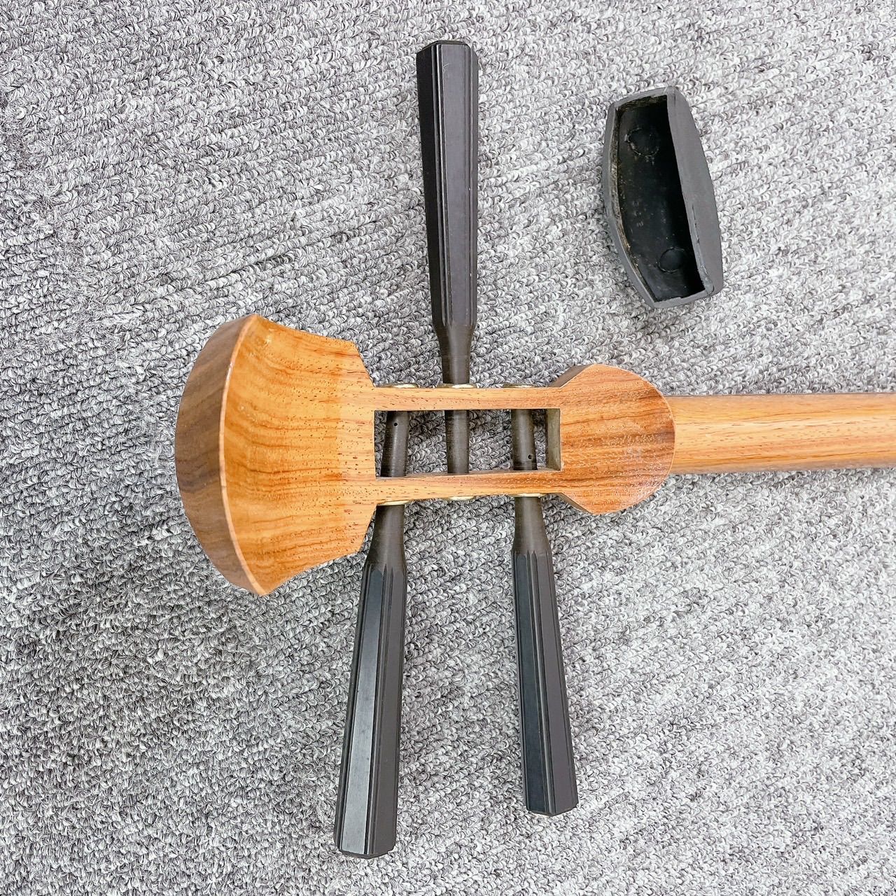 良品三味線 細棹 花梨 丸内 胴 撥 付属品 破れ無し 良品三味線 細棹