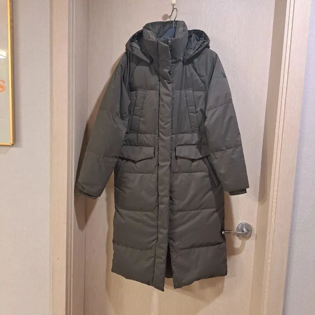 THE NORTH FACE ザノースフェイス ロング丈ダウンジャケット カーキ色