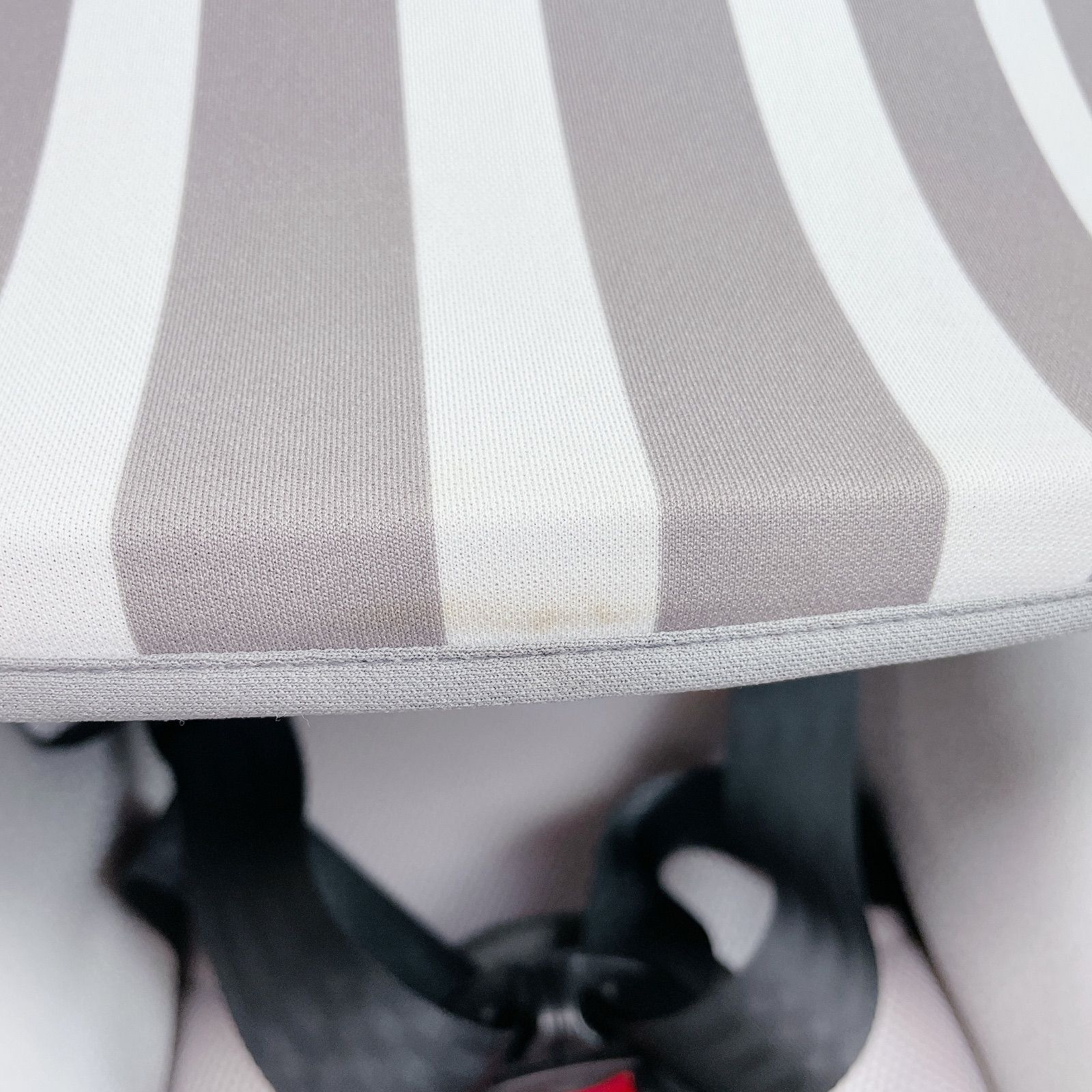 combi theS チャイルドシート isofix ストライプ グレー - メルカリ