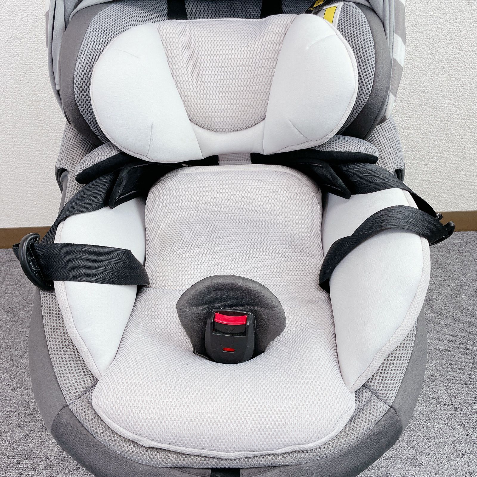 combi theS チャイルドシート isofix ストライプ グレー - メルカリ