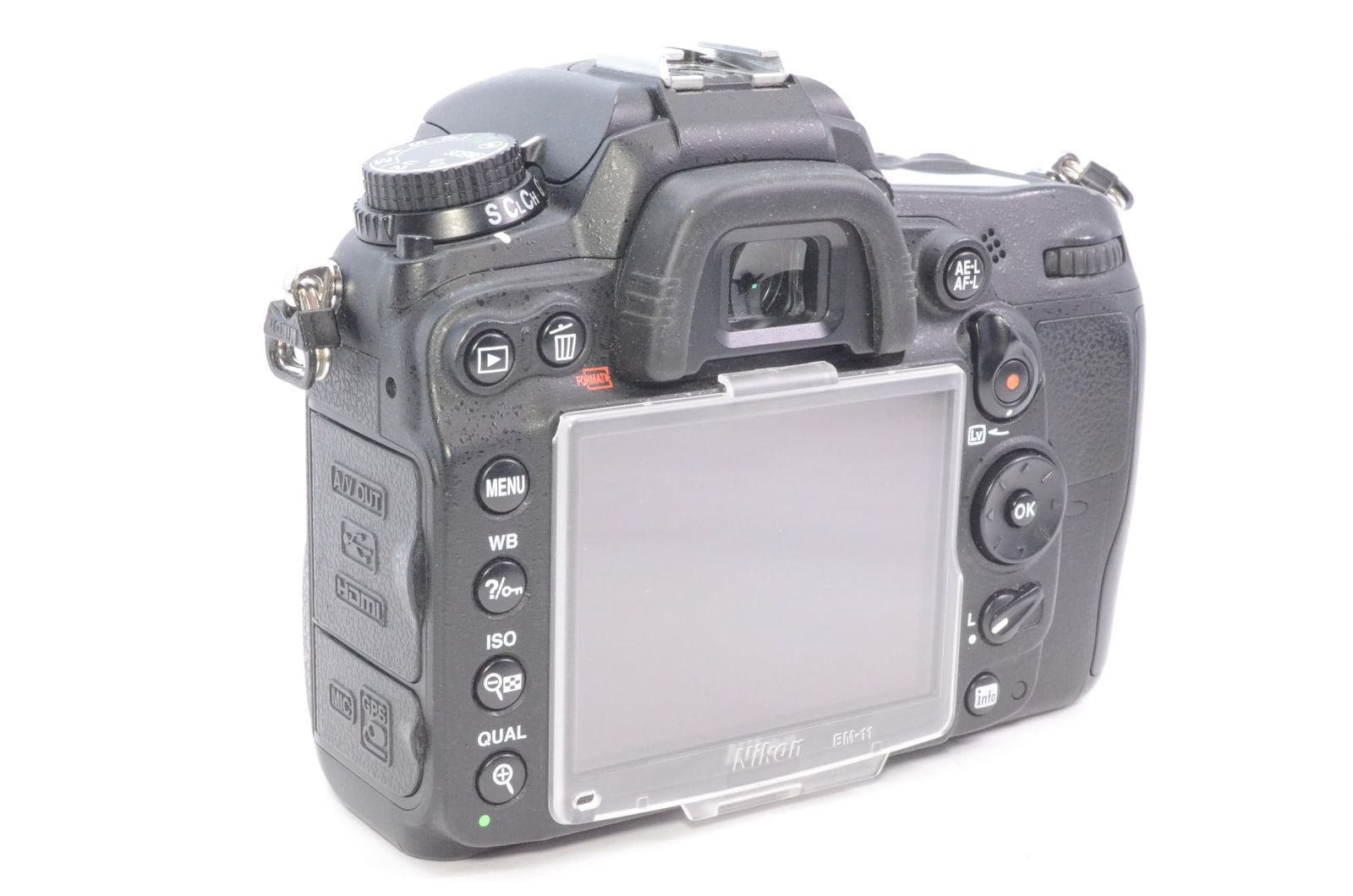 純正ストラップ付き良品】Nikon ニコン D7000 ボディー デジタル一眼