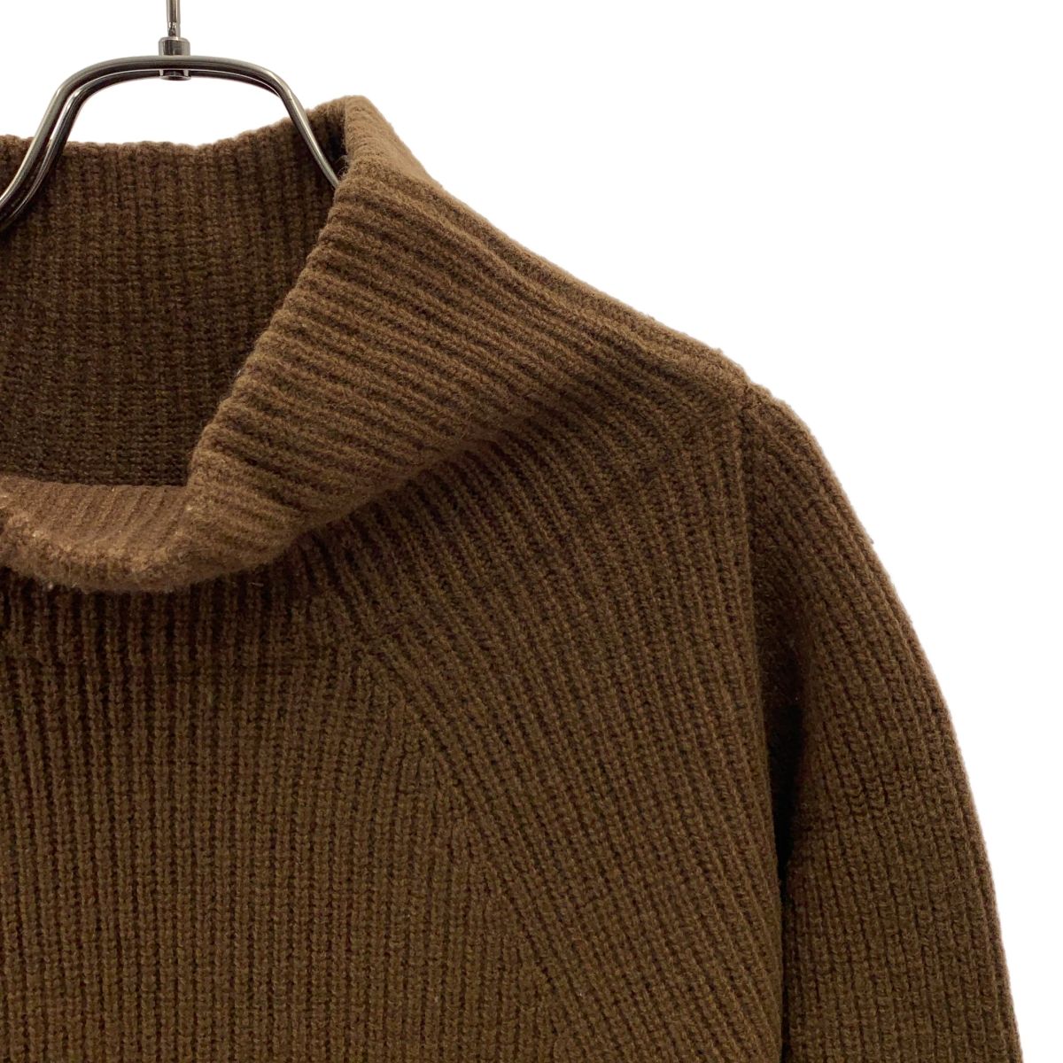 ドゥージエムクラス MUSE ウール100アゼ ハイネックプルオーバー ブラウン ドゥージエムクラス MUSE ウール100アゼ ハイネックプルオーバー