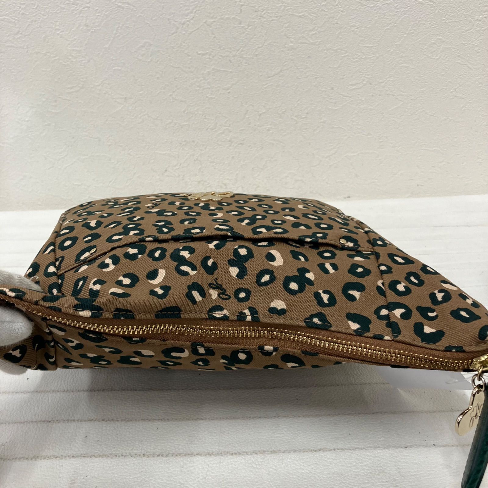 8304 agnes b. アニエスベー ショルダーバッグ レオパード ヒョウ柄 豹 
