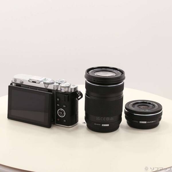 未使用品〕 未使用品 OLYMPUS PEN E-P7 EZダブルズームキット シルバー