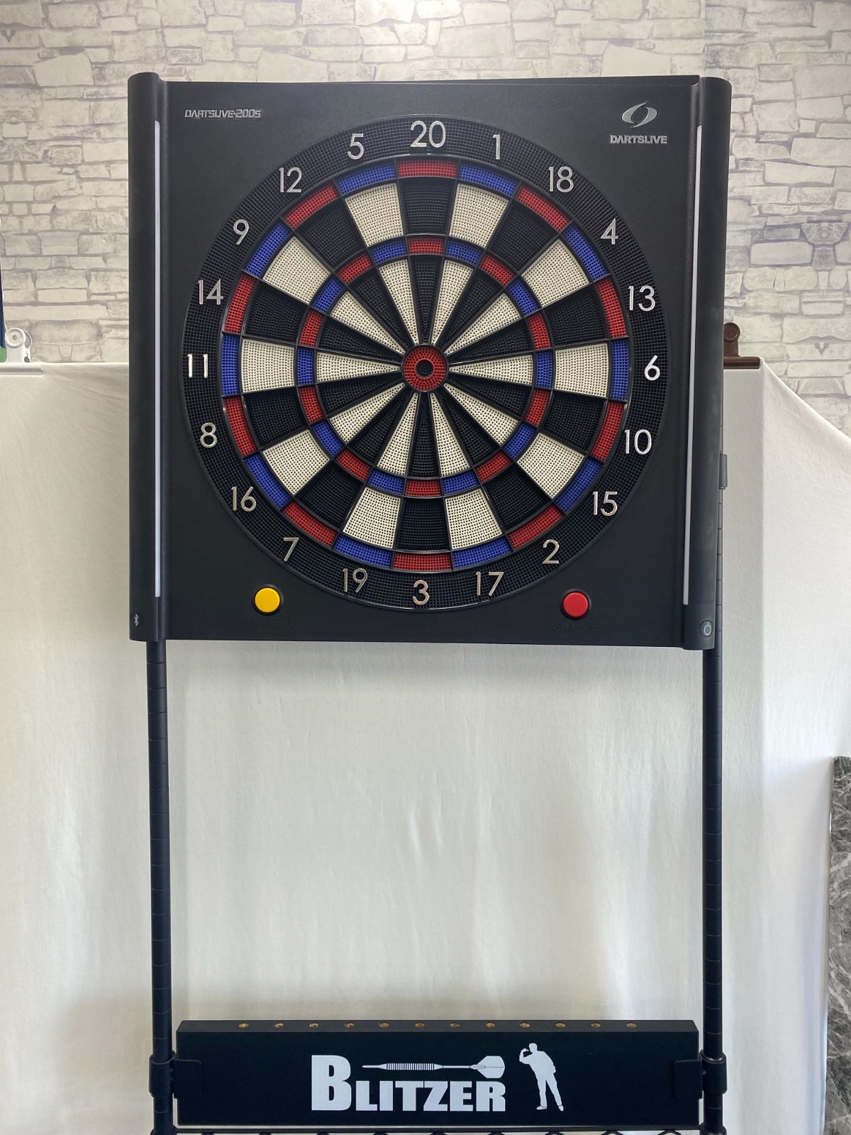Y0103】DARTSLIVE200S 家庭用ダーツ スマートフォン連動 棚付き - メルカリ