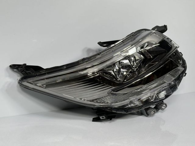 ノア ZRR80W ZWR80W 後期 純正 右ヘッドライト 右ライト LED ノア ZRR80W ZWR80W 後期 純正 右ヘッドライト 右ライト LED
