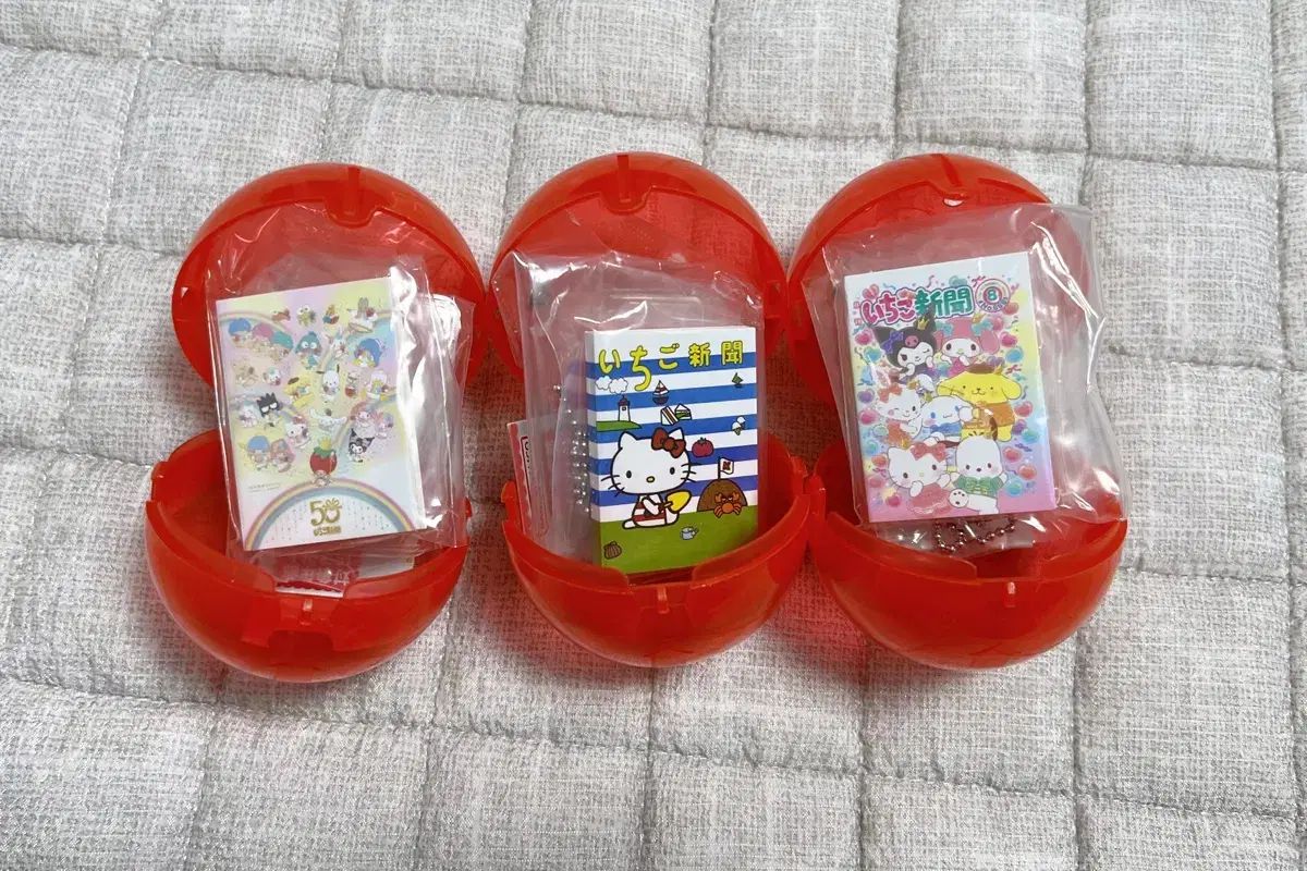 サンリオ いちご新聞 50周年 キーホルダー 新品 3種 まとめ サンリオ