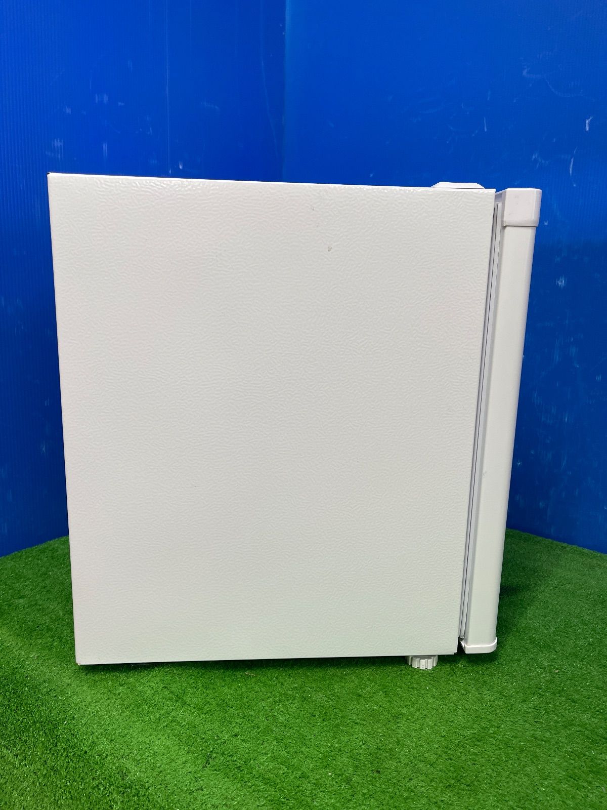V800☆2024年製 1ドア冷凍庫31L 冷蔵切替機能付FZ03A-31WT 動作品 送料