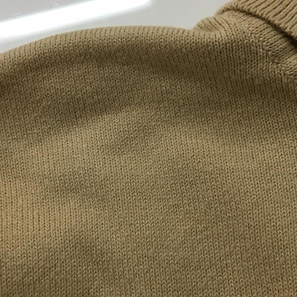 パーリーゲイツ タートルネックセーター ベージュ×黒 サイド・袖ロゴ