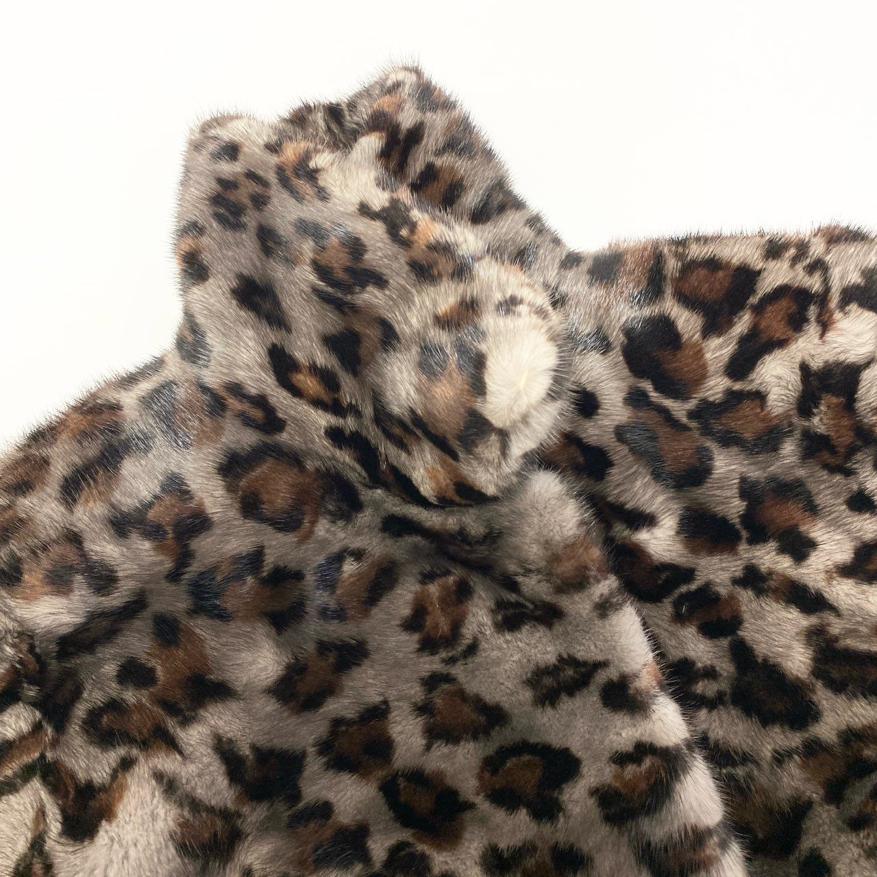 美品　CARVEN カルヴェンブラウン レオパード柄 ミンクファーコート　本毛皮 81a24 《希少》 CARVEN PARIS カルヴェン 染めミンク ミンクコート