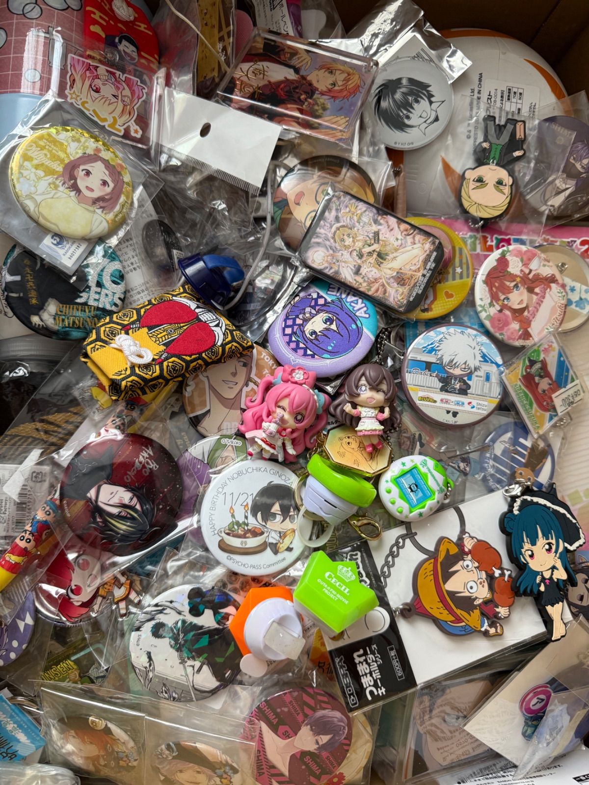 アニメ グッズ まとめ売り 大量 小物 缶バッジ キーホルダー 一番くじ 大特価！ アニメグッズ等 缶バッジ キーホルダー クリアファイル