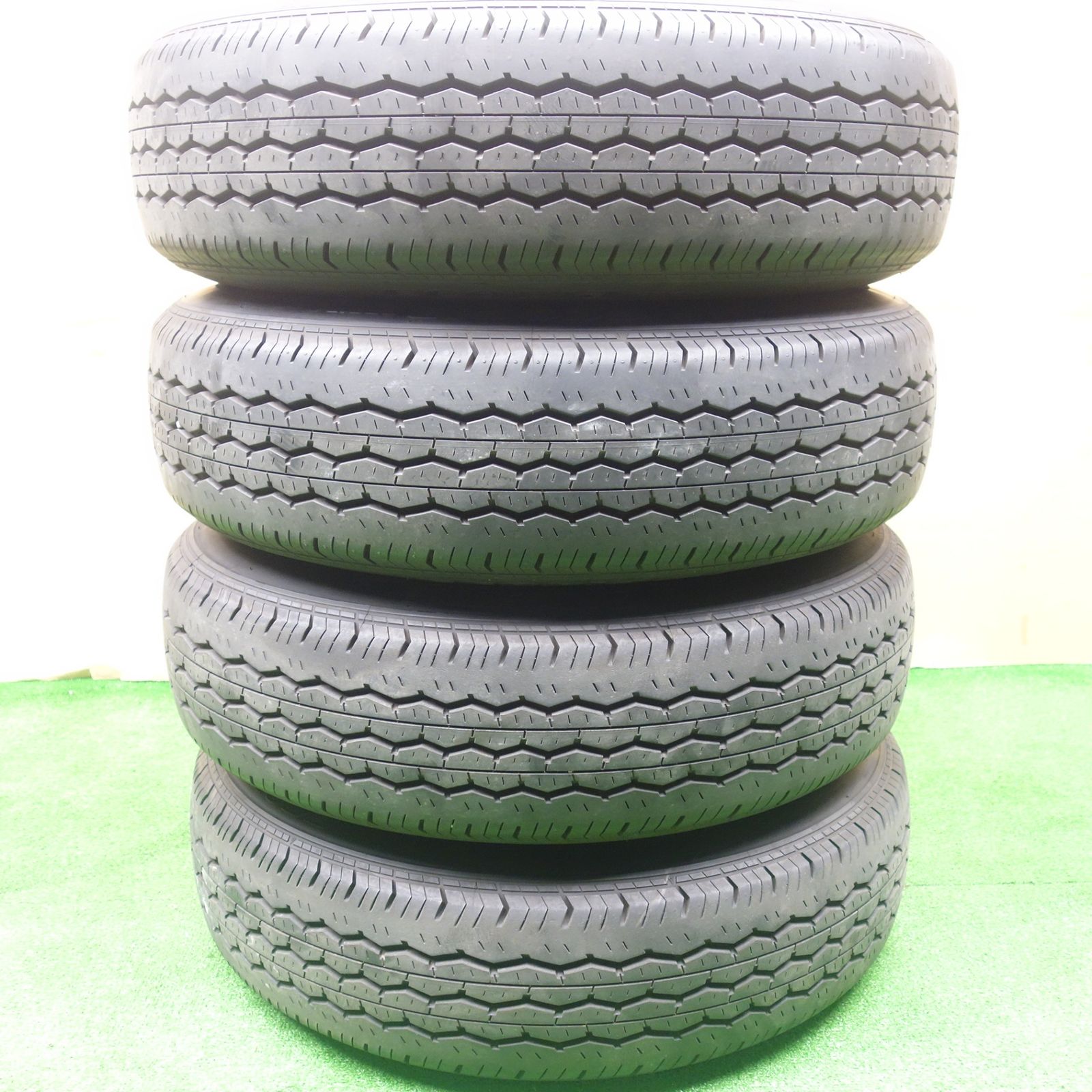 バリ溝！25年！キレイ！9.5分以上☆トヨタ 200系 ハイエース 純正