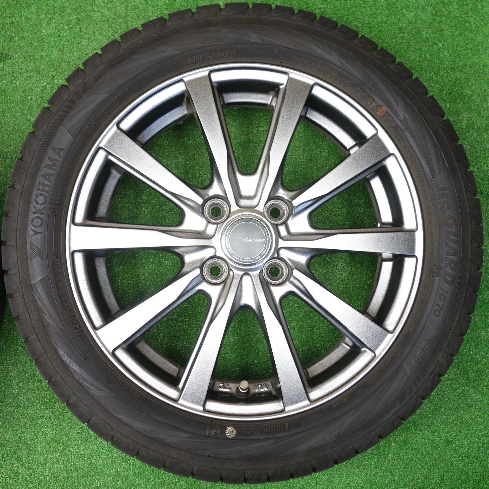 バリ溝！21年！キレイ！9.5分☆スタッドレス 175/55R15 ヨコハマ