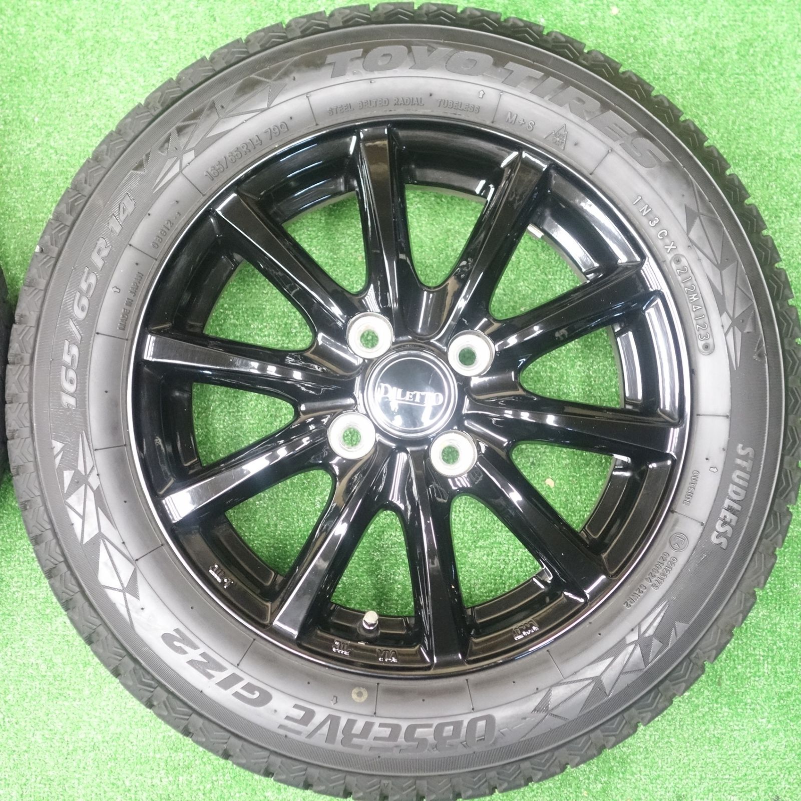 車 バリ溝！23年！9.5分以上☆スタッドレス 165⁄65R14 トーヨー