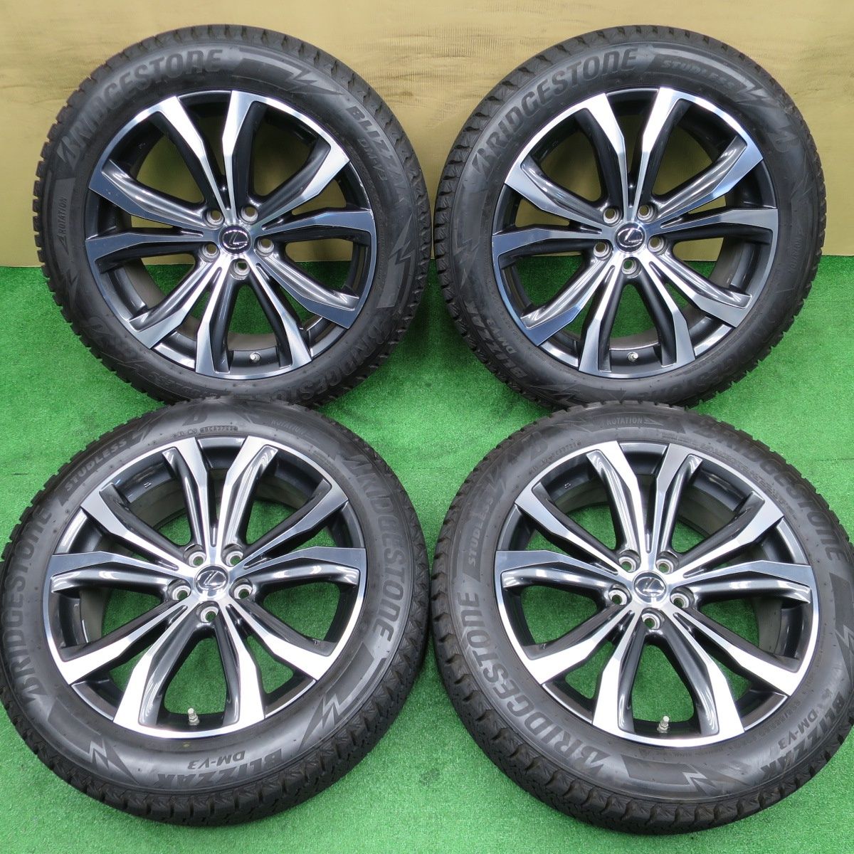 センサー付！バリ溝！22年！9.5分☆レクサス RX バージョンL 純正 235