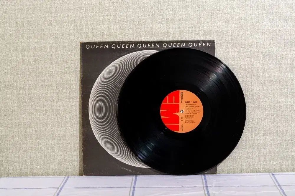 QUEEN Queen Jazz LP ヴァイナル ビニールレコード CD - メルカリ