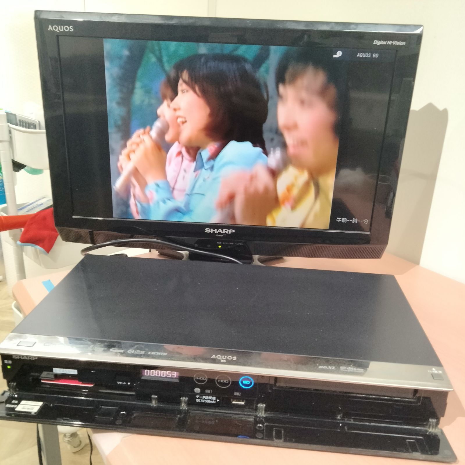 SHARP ブルーレイ レコーダーBD-W1600 整備済　2014年 送料無料 SHARP ブルーレイ レコーダーBD-W1600 整備済 2014年 送料無料 楽天