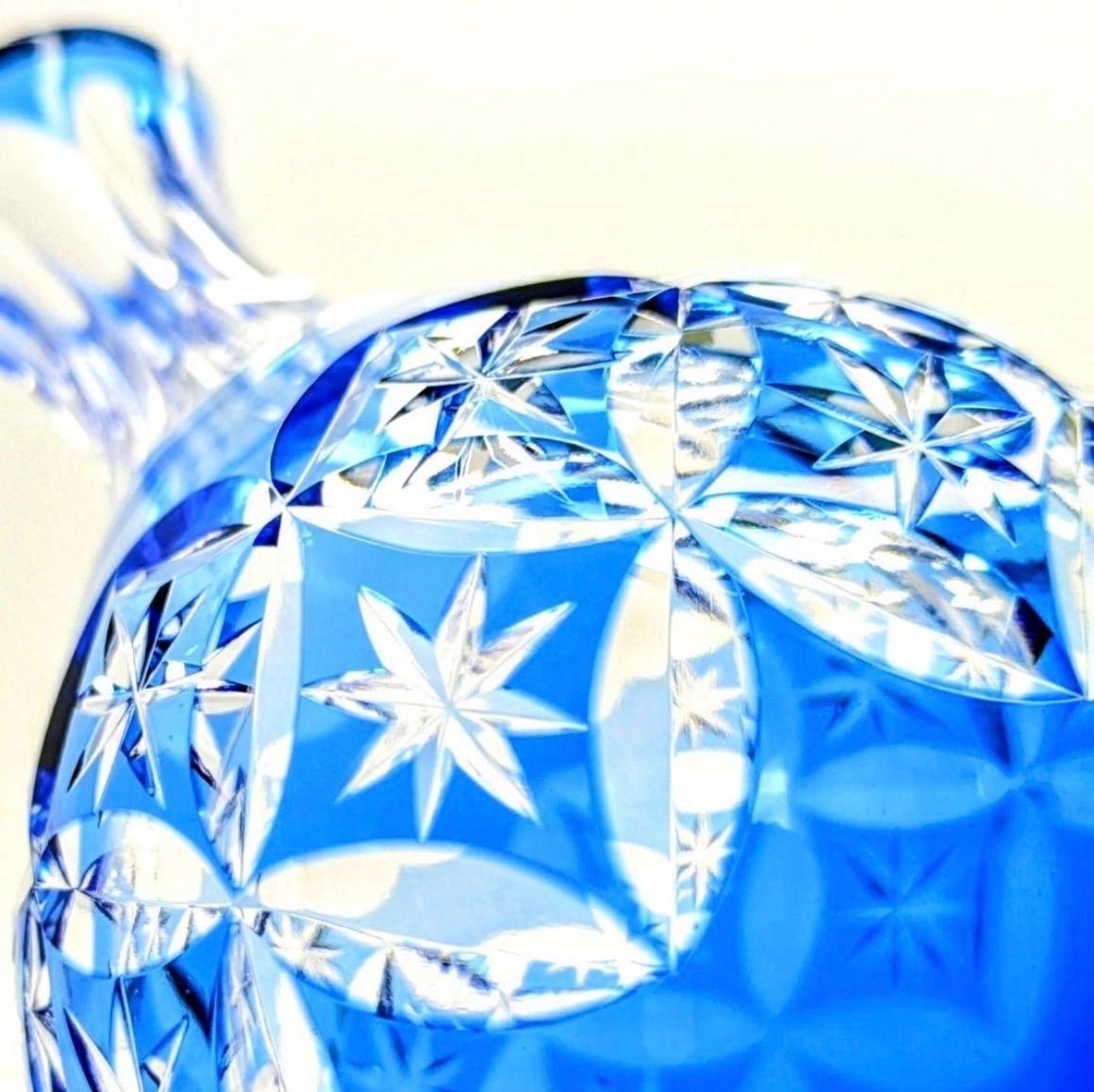 カガミクリスタル 各務クリスタル