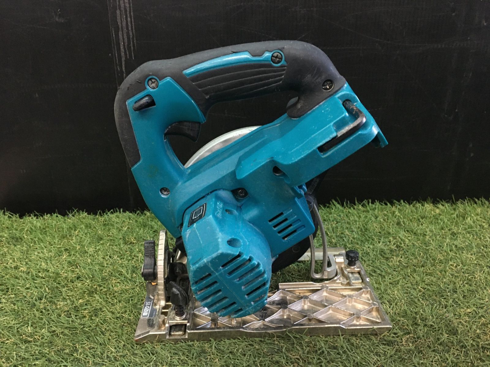 品 0906 makita マキタ 125㎜18 v充電式マルノコ 青 本体のみ HS 471 DZ