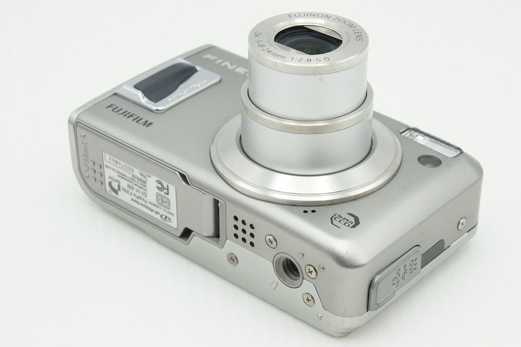 良品 FUJIFILM フジフィルム FinePix F31fd コンパクトデジタルカメラ