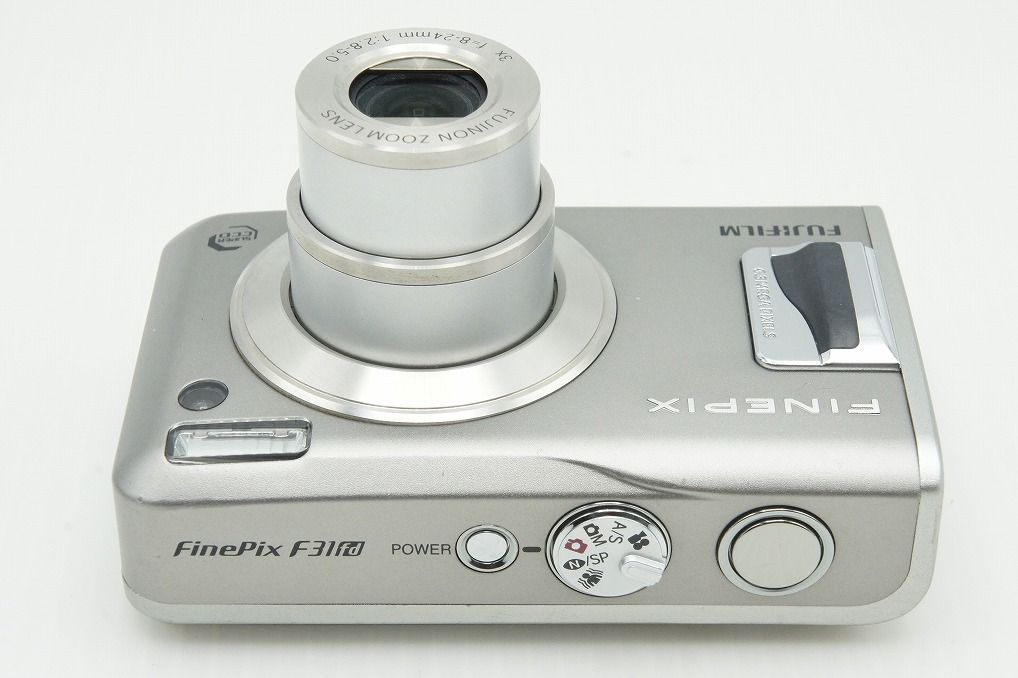 良品 FUJIFILM フジフィルム FinePix F31fd コンパクトデジタルカメラ