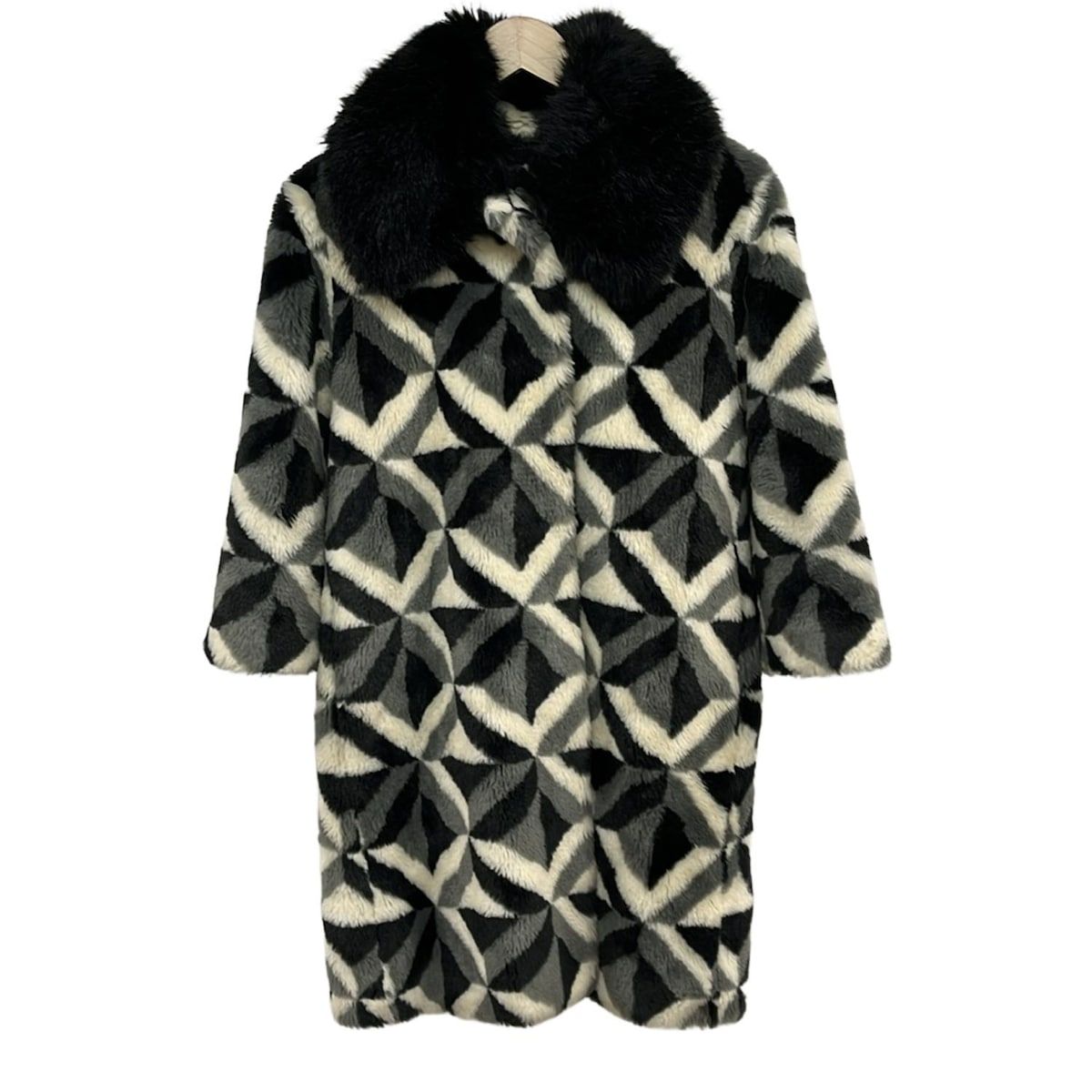 AINEA(アイネア) コート サイズ40 M レディース美品 - アイボリー×黒  