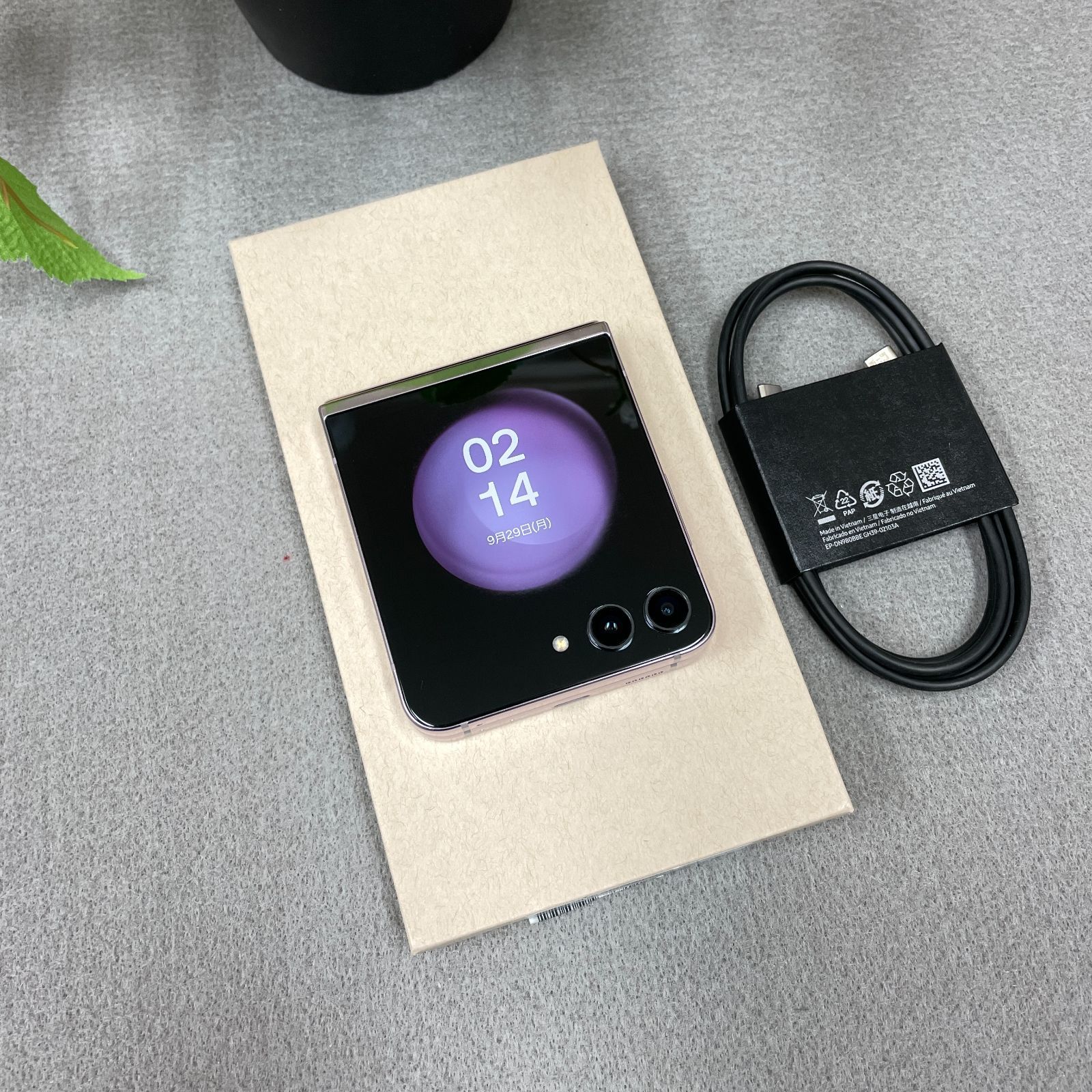 じ*ん様 [オークション]Galaxy Z Flip 5 256GBラベンダーS じ*ん様