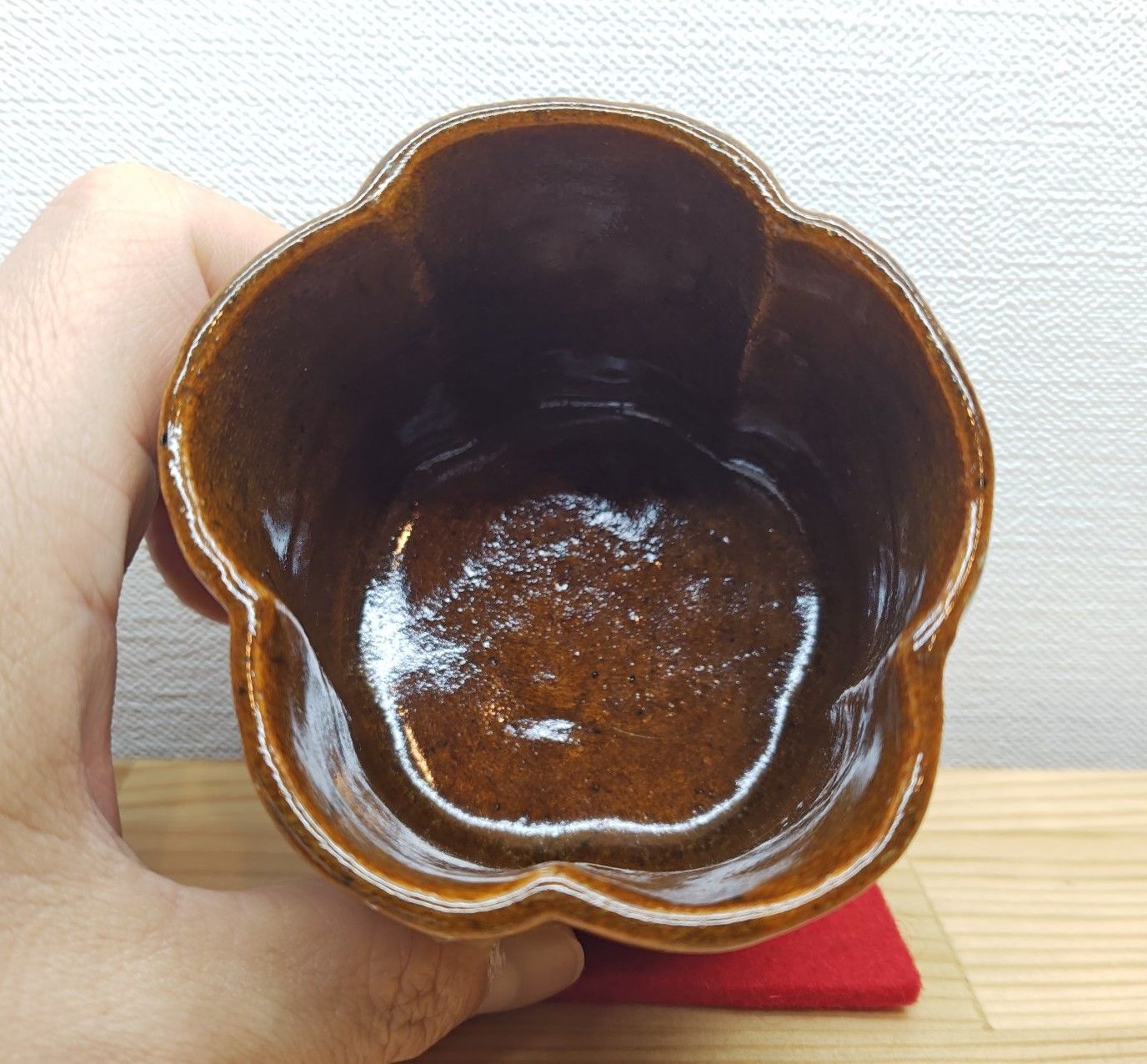 逢絢亭・中古品】茶道具 火入 大樋焼 飴釉 梅形火入 9代大樋長左衛門