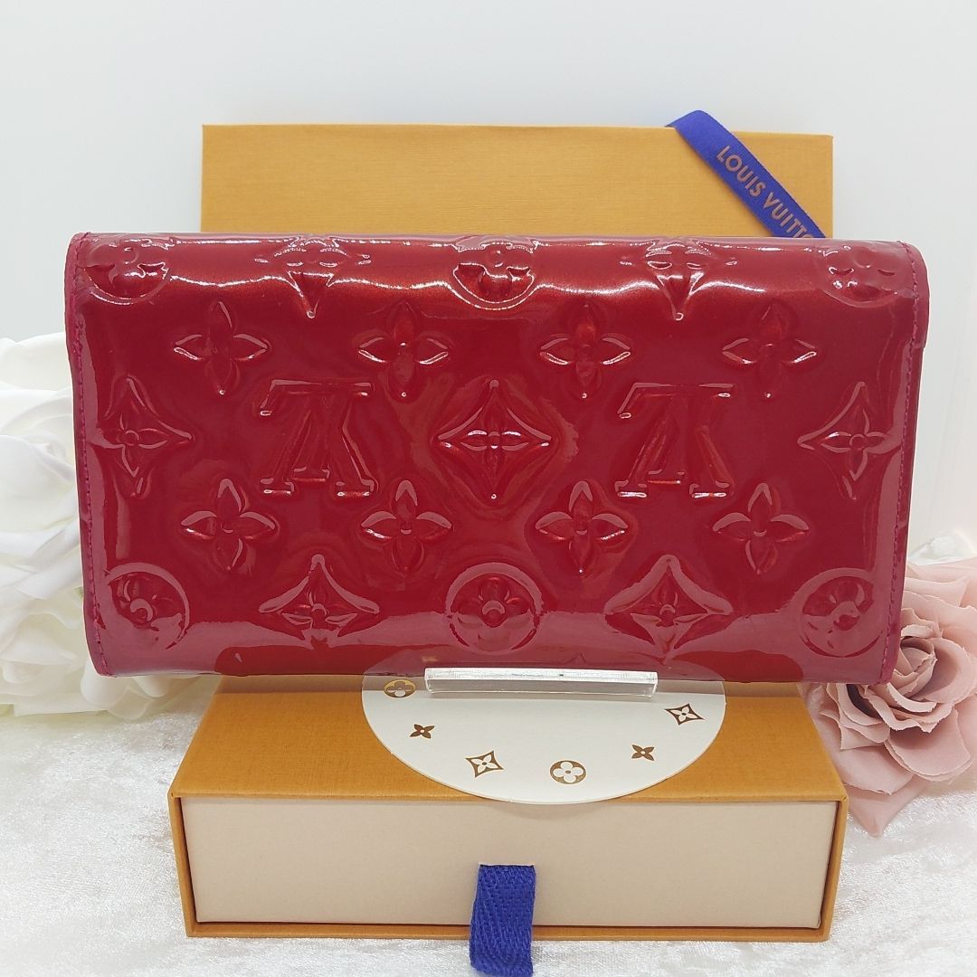 LOUIS VUITTON ルイヴィトン ヴェルニ ポルトフォイユ・サラ 長財布 赤